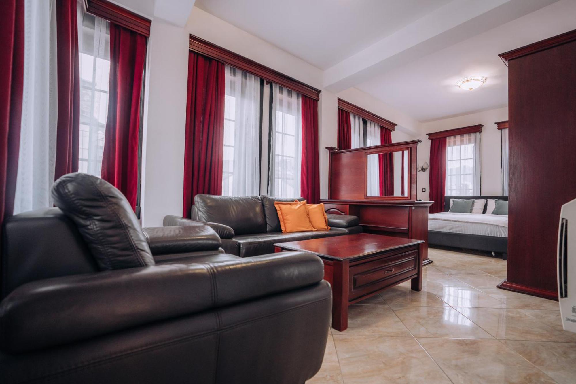 Lihnidos Square Villa โอครีด ภายนอก รูปภาพ