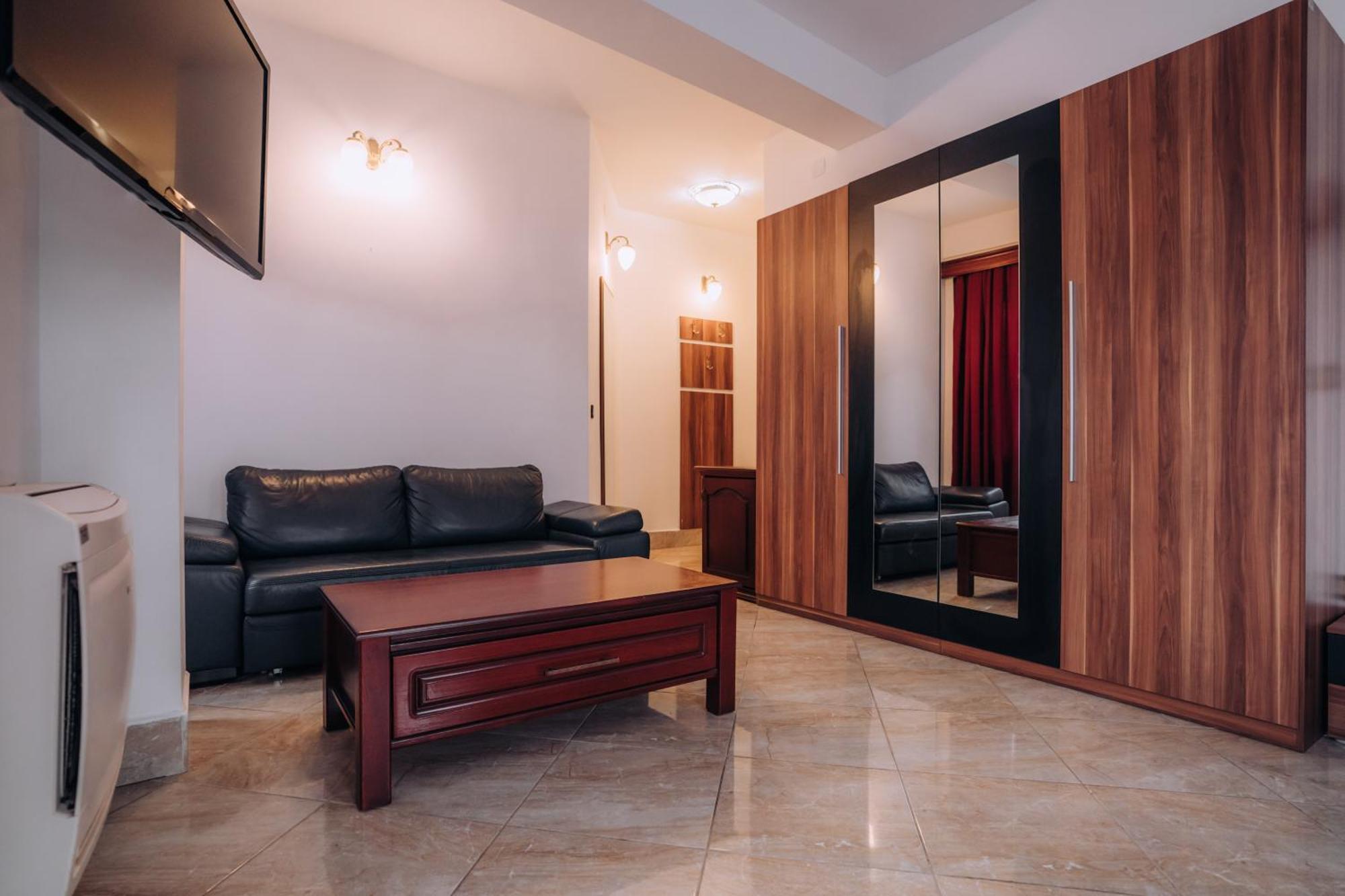 Lihnidos Square Villa โอครีด ภายนอก รูปภาพ